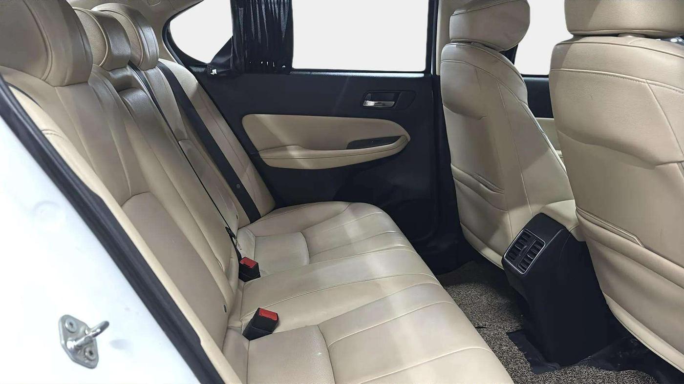 2021 Honda City 1.5L I-DTEC ZX, Diesel, Manual, 58,384 km, Right Side Rear Door Cabin