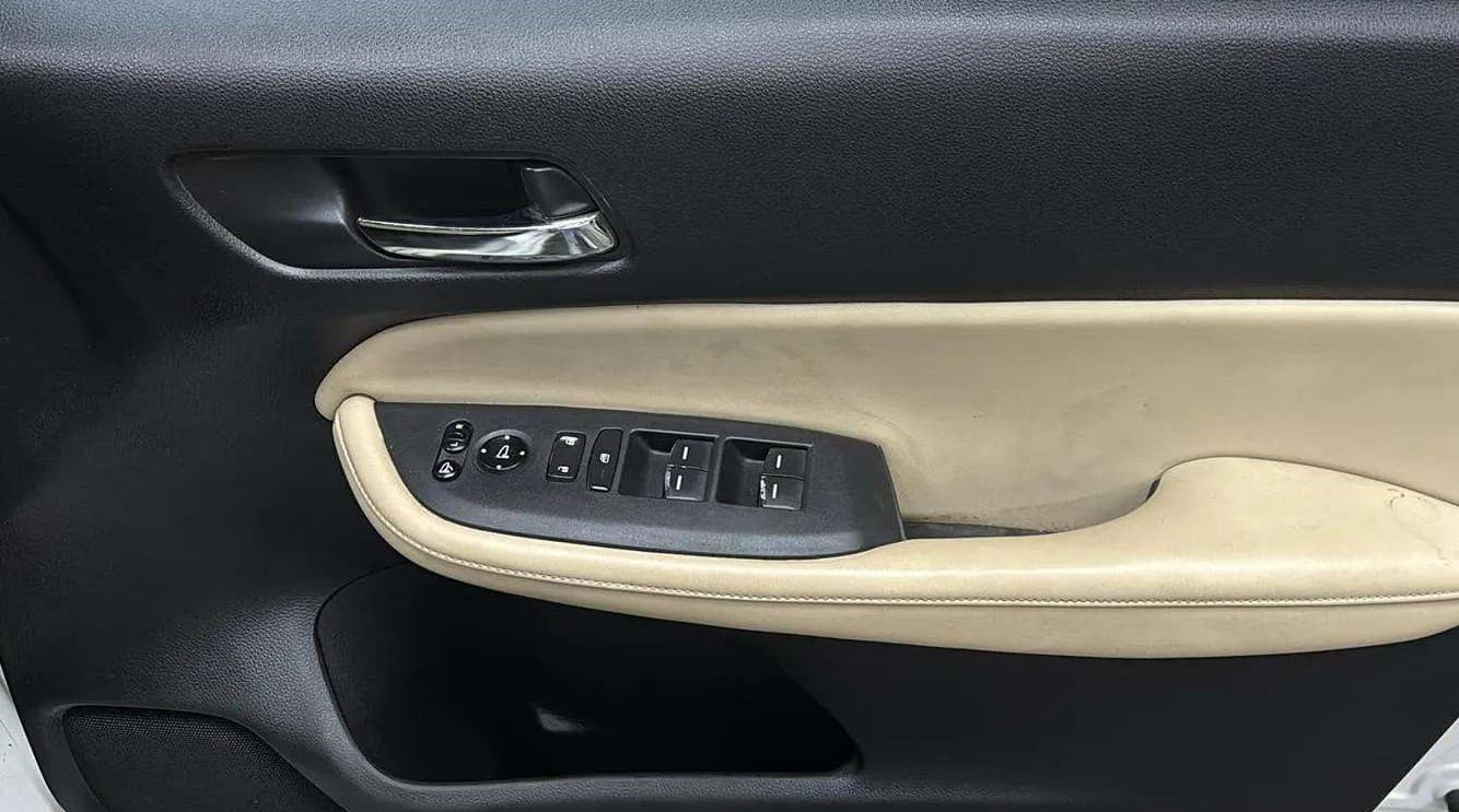 2021 Honda City 1.5L I-DTEC ZX, Diesel, Manual, 58,384 km, Driver Side Door Panels Control
