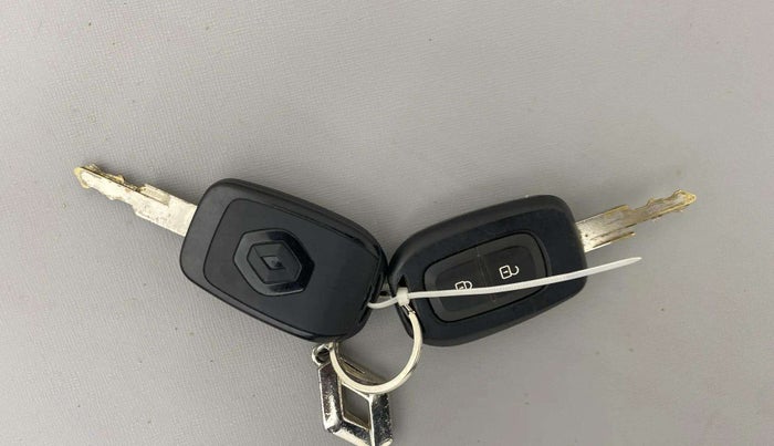 2020 Renault Kwid RXT 1.0 AMT (O), Petrol, Automatic, 14,679 km, Key Close Up