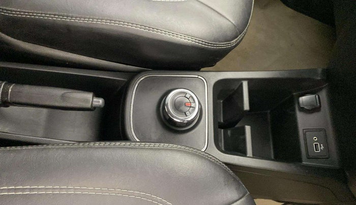 2020 Renault Kwid RXT 1.0 AMT (O), Petrol, Automatic, 14,679 km, Gear Lever