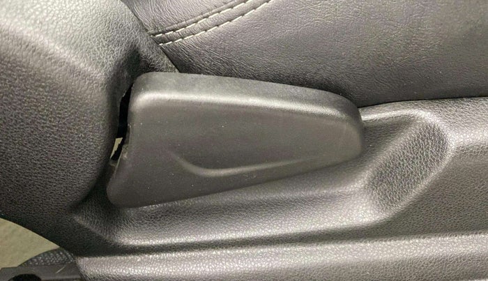 2020 Renault Kwid RXT 1.0 AMT (O), Petrol, Automatic, 14,679 km, Driver Side Adjustment Panel