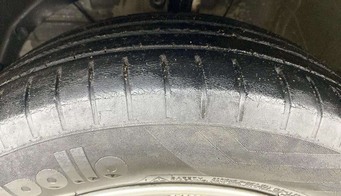 2019 Maruti Swift ZXI AMT, Petrol, Automatic, 76,337 km, Left Front Tyre Tread