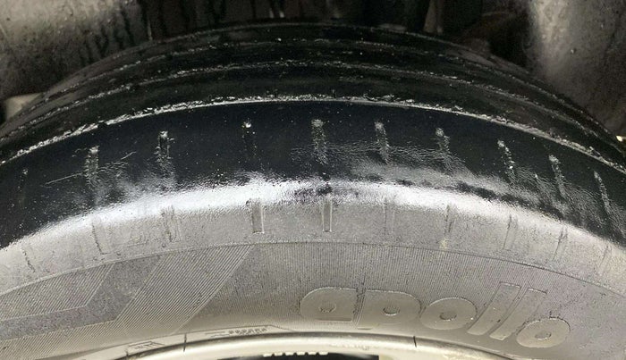 2019 Maruti Swift ZXI AMT, Petrol, Automatic, 76,337 km, Left Rear Tyre Tread