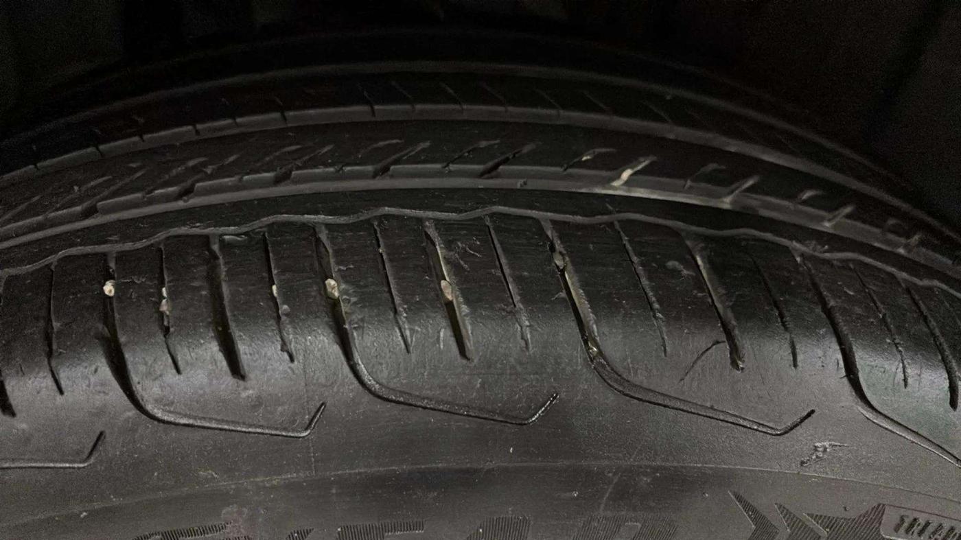 2023 Maruti FRONX DELTA 1.2 MT PETROL, Petrol, Manual, 25,039 km, Right Rear Tyre Tread