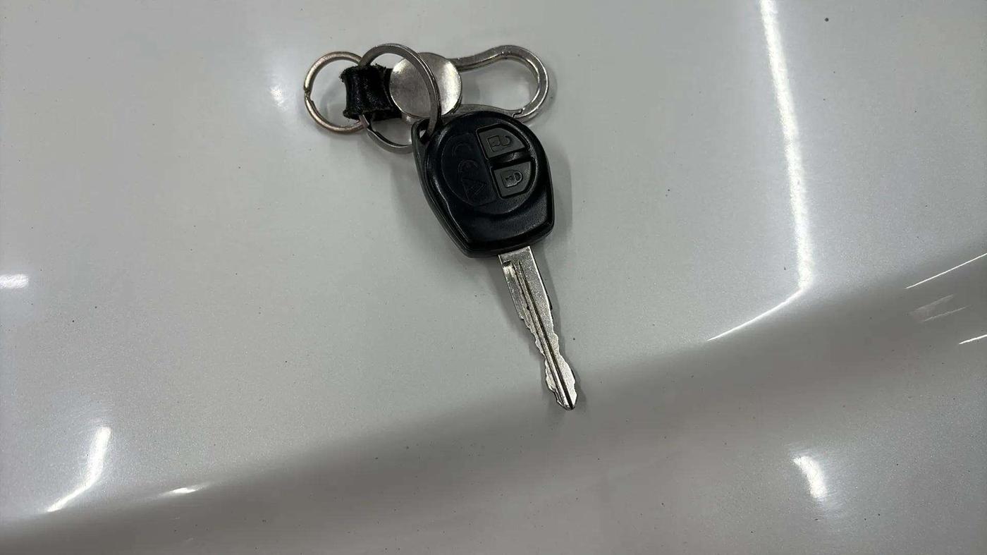 2023 Maruti FRONX DELTA 1.2 MT PETROL, Petrol, Manual, 25,039 km, Key Close Up