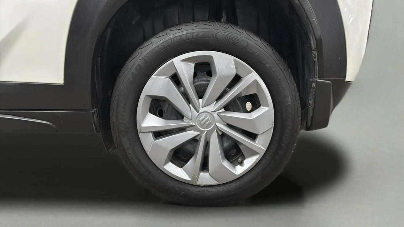 2023 Maruti FRONX DELTA 1.2 MT PETROL, Petrol, Manual, 25,039 km, Left Rear Wheel