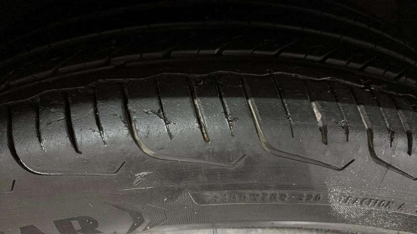 2023 Maruti FRONX DELTA 1.2 MT PETROL, Petrol, Manual, 25,039 km, Right Front Tyre Tread