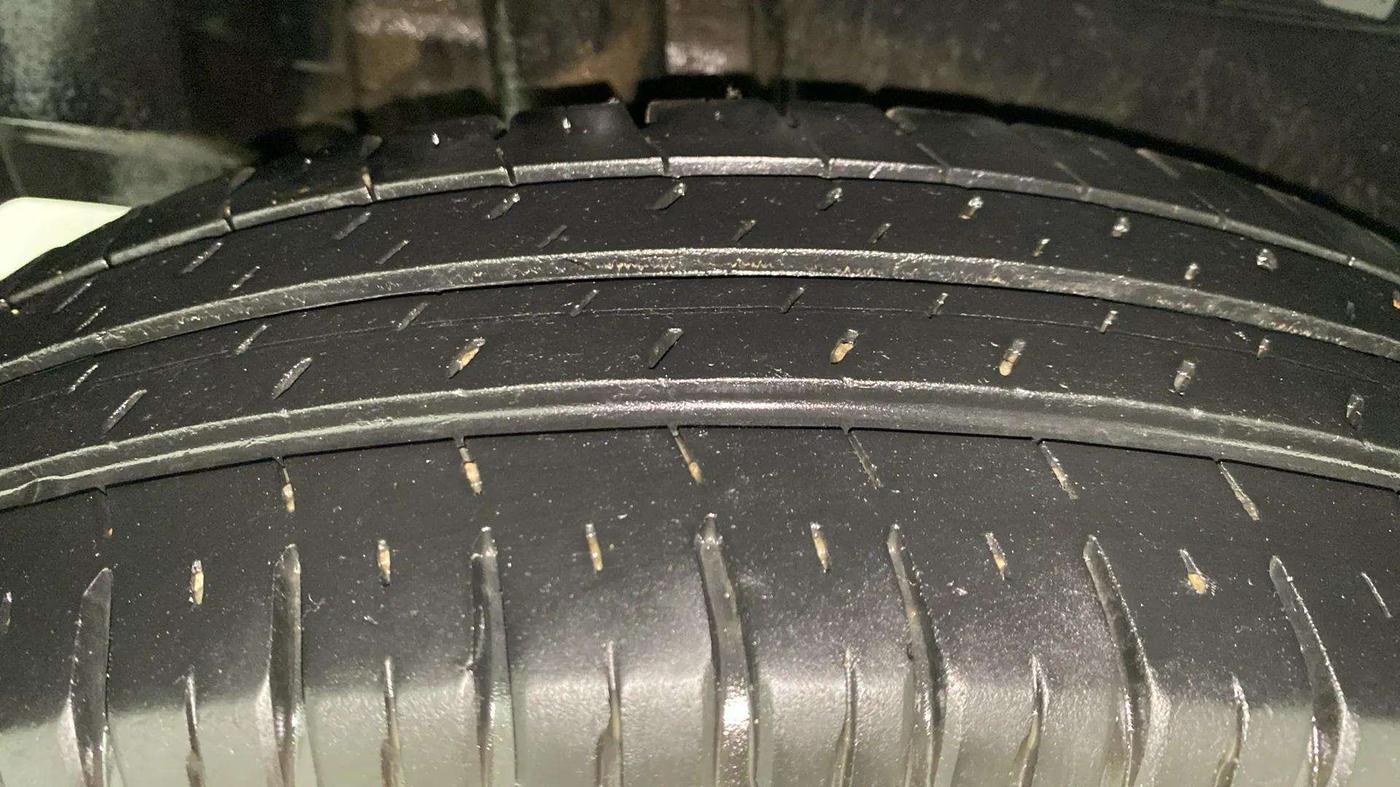 2018 Maruti Dzire VXI AMT, Petrol, Automatic, 23,701 km, Right Rear Tyre Tread