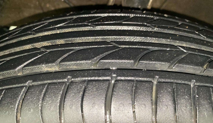 2018 Maruti Dzire VXI AMT, Petrol, Automatic, 23,701 km, Left Front Tyre Tread