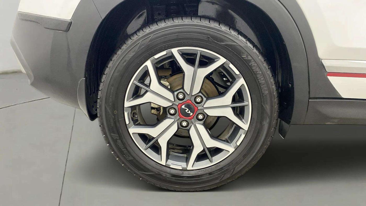 2022 KIA SELTOS GTX PLUS 1.5 DIESEL AT, Diesel, Automatic, 51,640 km, Right Rear Wheel