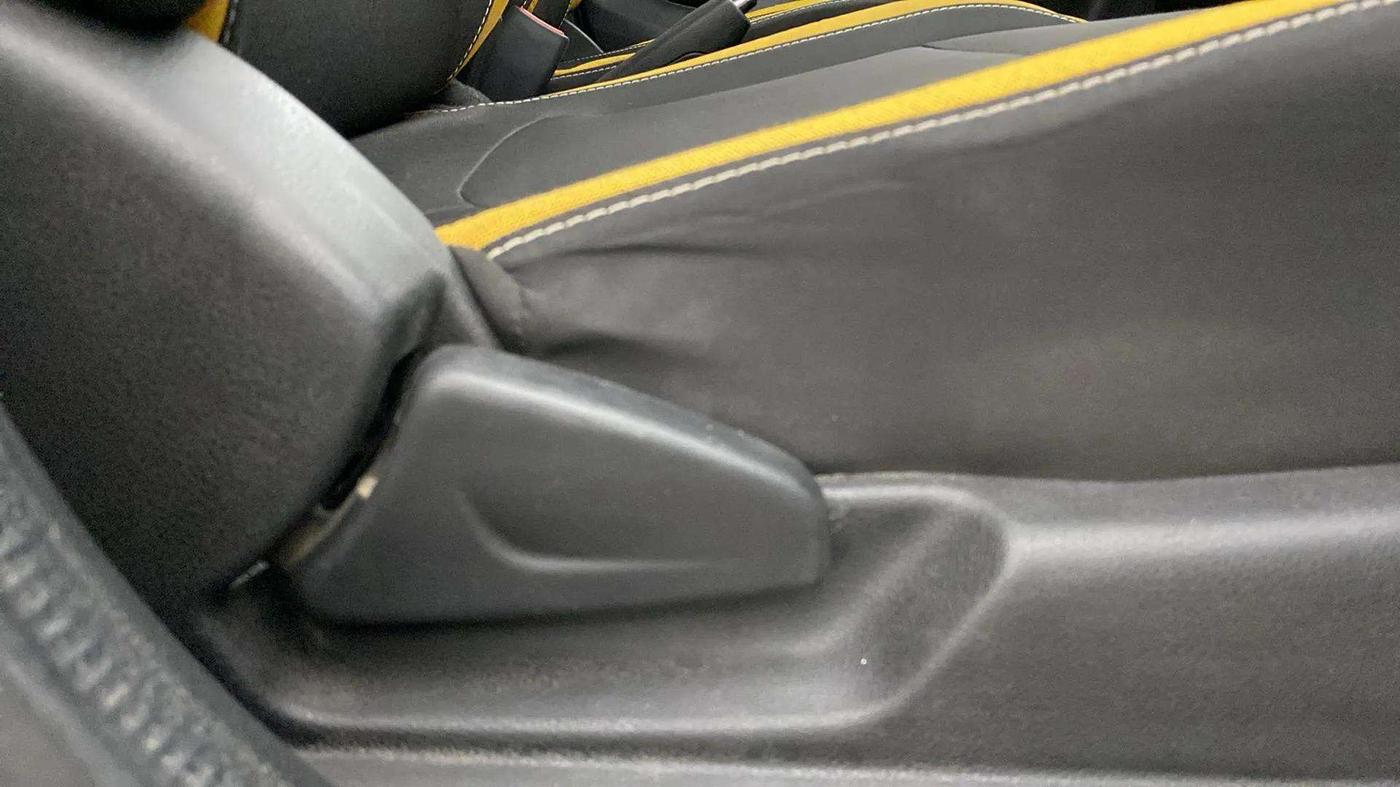 2022 Renault Kwid CLIMBER MT 1.0, Petrol, Manual, 39,647 km, Driver Side Adjustment Panel