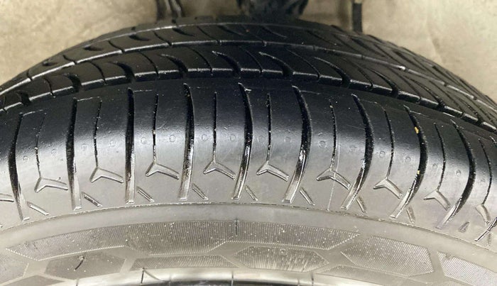 2021 Maruti Alto VXI, Petrol, Manual, 22,336 km, Left Front Tyre Tread