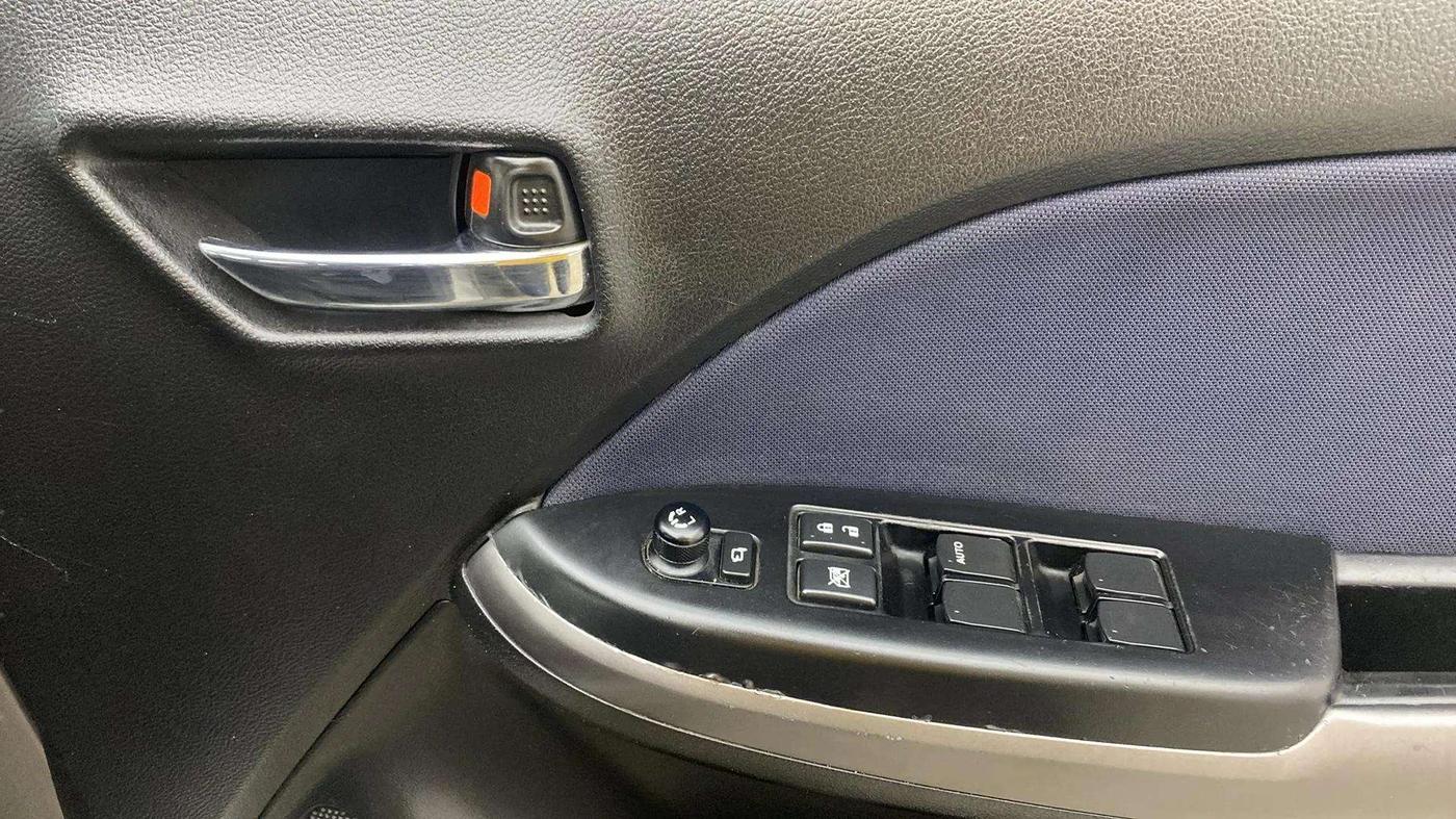 2019 Maruti Baleno ZETA CVT PETROL 1.2, Petrol, Automatic, 86,972 km, Driver Side Door Panels Control
