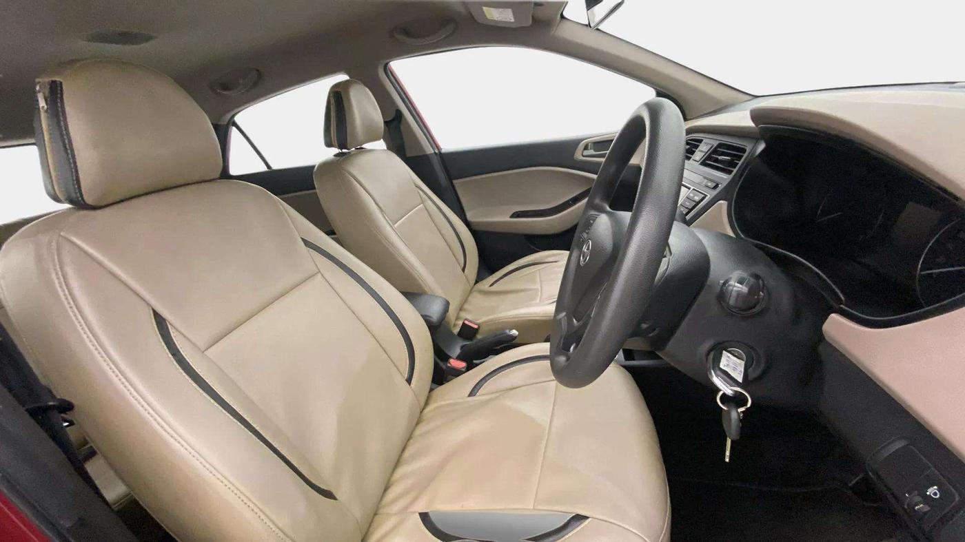 2017 Hyundai Elite i20 SPORTZ 1.2, Petrol, Manual, 76,762 km, Right Side Front Door Cabin