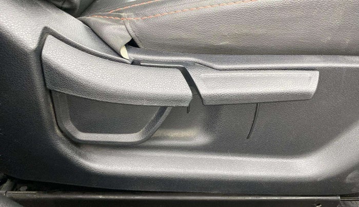 2021 Hyundai NEW I20 SPORTZ 1.2 AT, Petrol, Automatic, 30,970 km, Driver Side Adjustment Panel