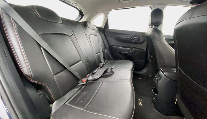 2021 Hyundai NEW I20 SPORTZ 1.2 AT, Petrol, Automatic, 30,970 km, Right Side Rear Door Cabin