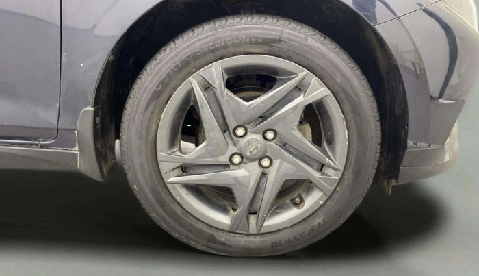 2021 Hyundai NEW I20 SPORTZ 1.2 AT, Petrol, Automatic, 30,970 km, Right Front Wheel