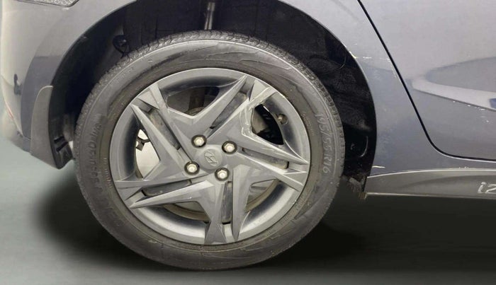 2021 Hyundai NEW I20 SPORTZ 1.2 AT, Petrol, Automatic, 30,970 km, Right Rear Wheel