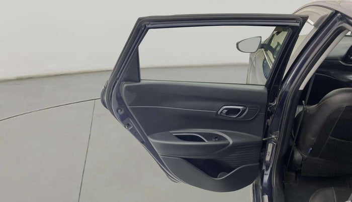 2021 Hyundai NEW I20 SPORTZ 1.2 AT, Petrol, Automatic, 30,970 km, LHS Rear Door
