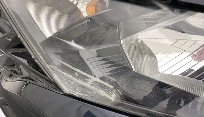 2021 Hyundai NEW I20 SPORTZ 1.2 AT, Petrol, Automatic, 30,970 km, Left headlight - < 2 inches,no. = 2