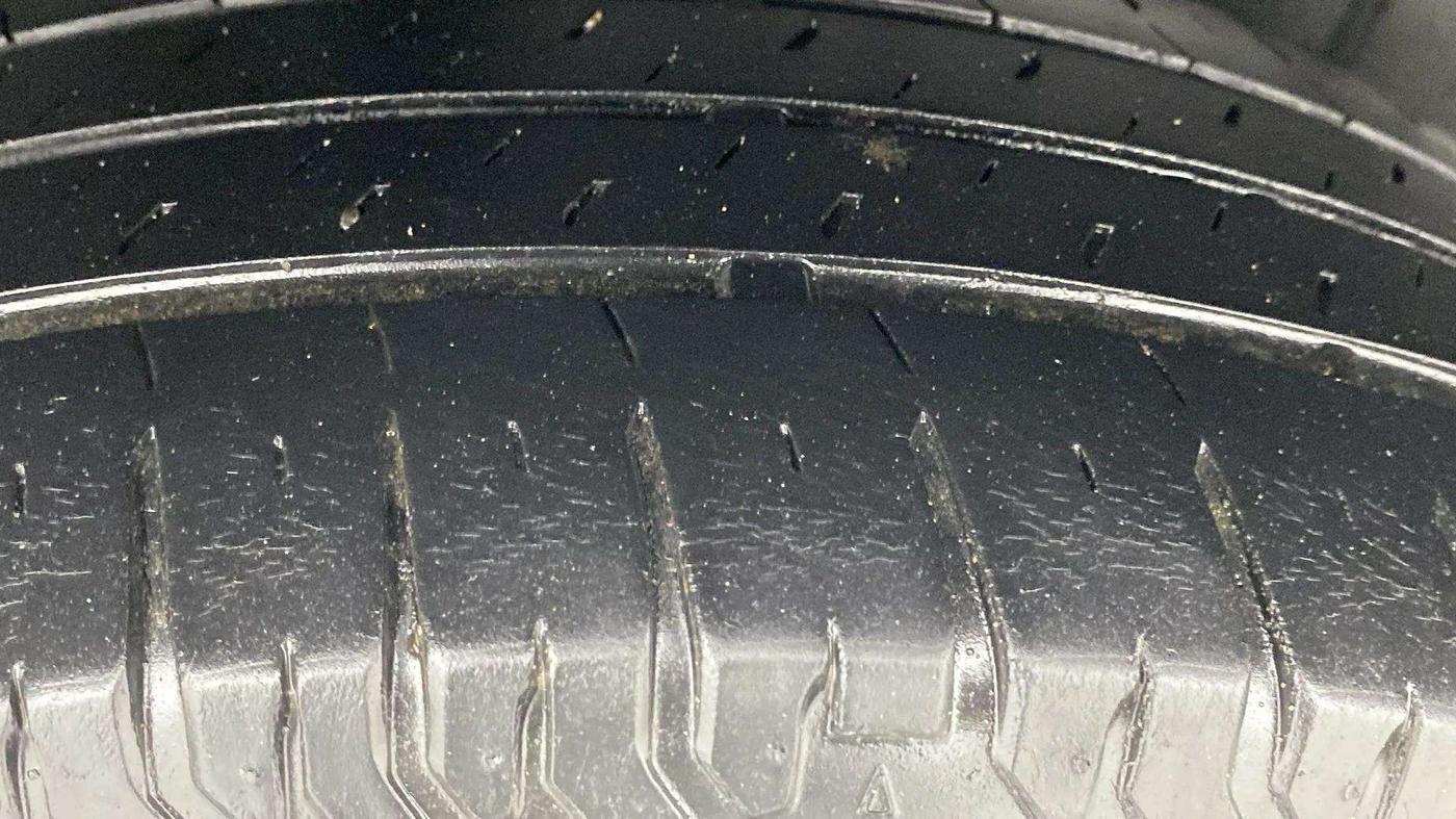 2021 Maruti Ertiga VXI SHVS, Petrol, Manual, 35,164 km, Right Rear Tyre Tread