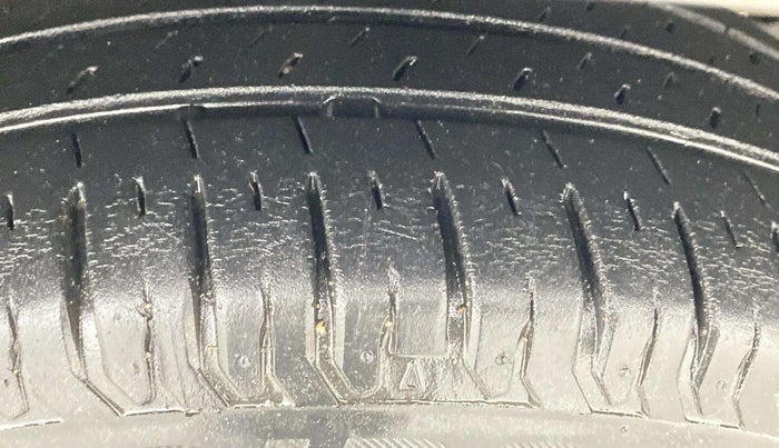 2021 Maruti Ertiga VXI SHVS, Petrol, Manual, 35,164 km, Right Front Tyre Tread