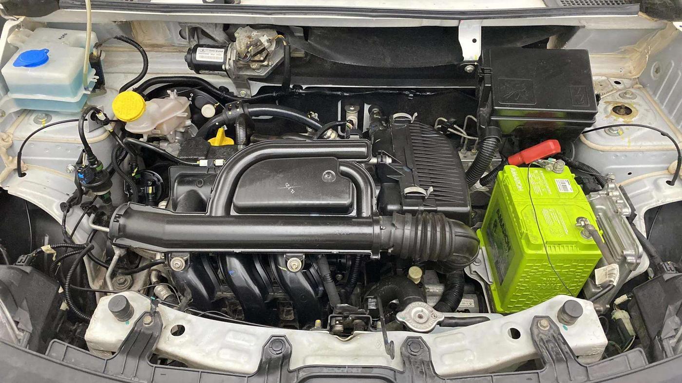 2023 Renault Kwid CLIMBER 1.0 AMT Dual Tone , Petrol, Automatic, 39,326 km, Engine View