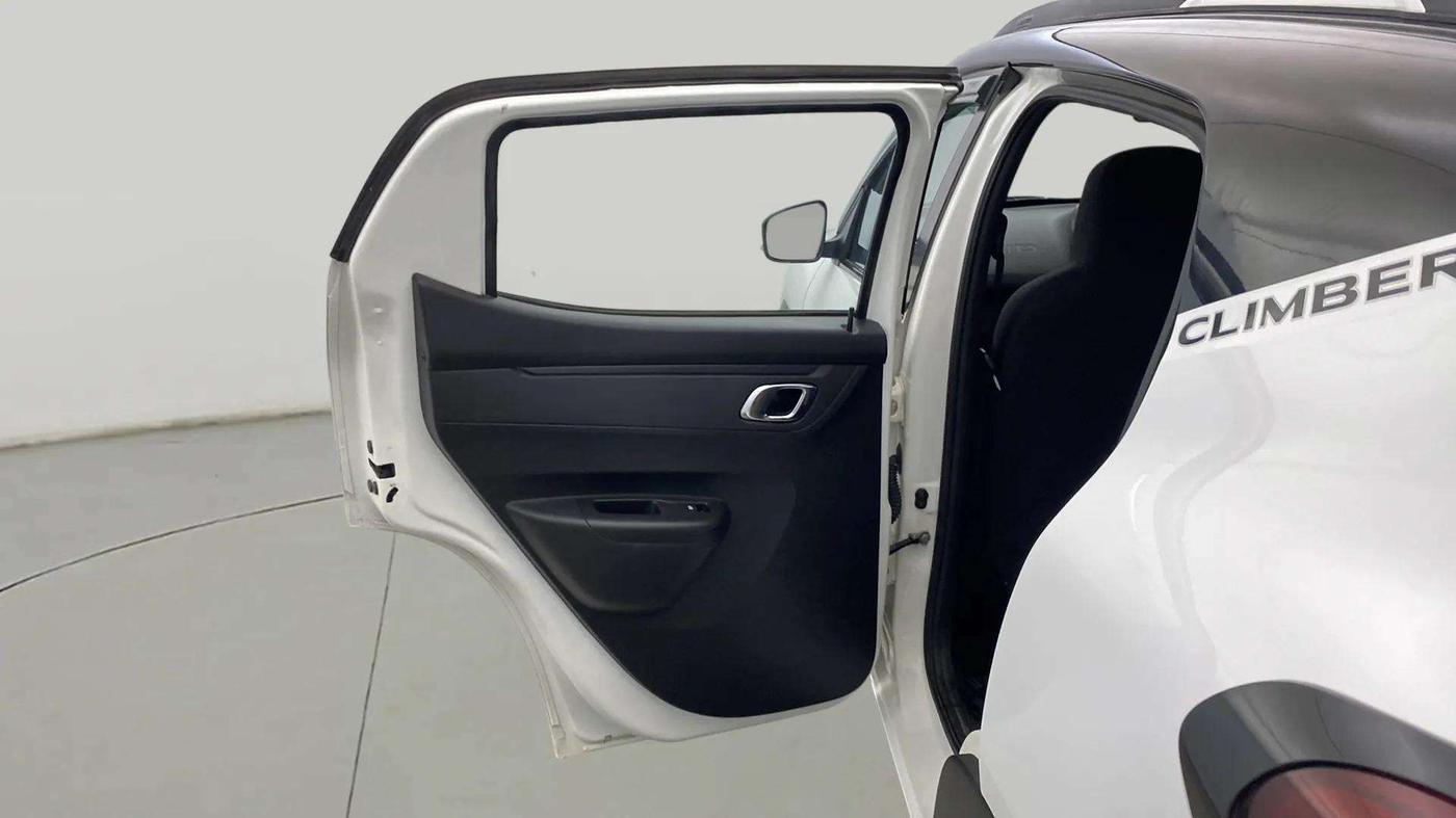 2023 Renault Kwid CLIMBER 1.0 AMT Dual Tone , Petrol, Automatic, 39,326 km, LHS Rear Door