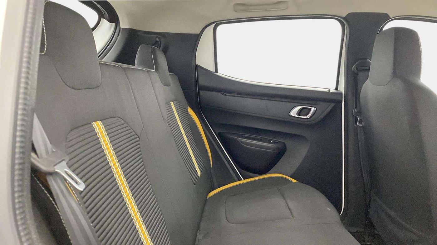 2023 Renault Kwid CLIMBER 1.0 AMT Dual Tone , Petrol, Automatic, 39,326 km, Right Side Rear Door Cabin