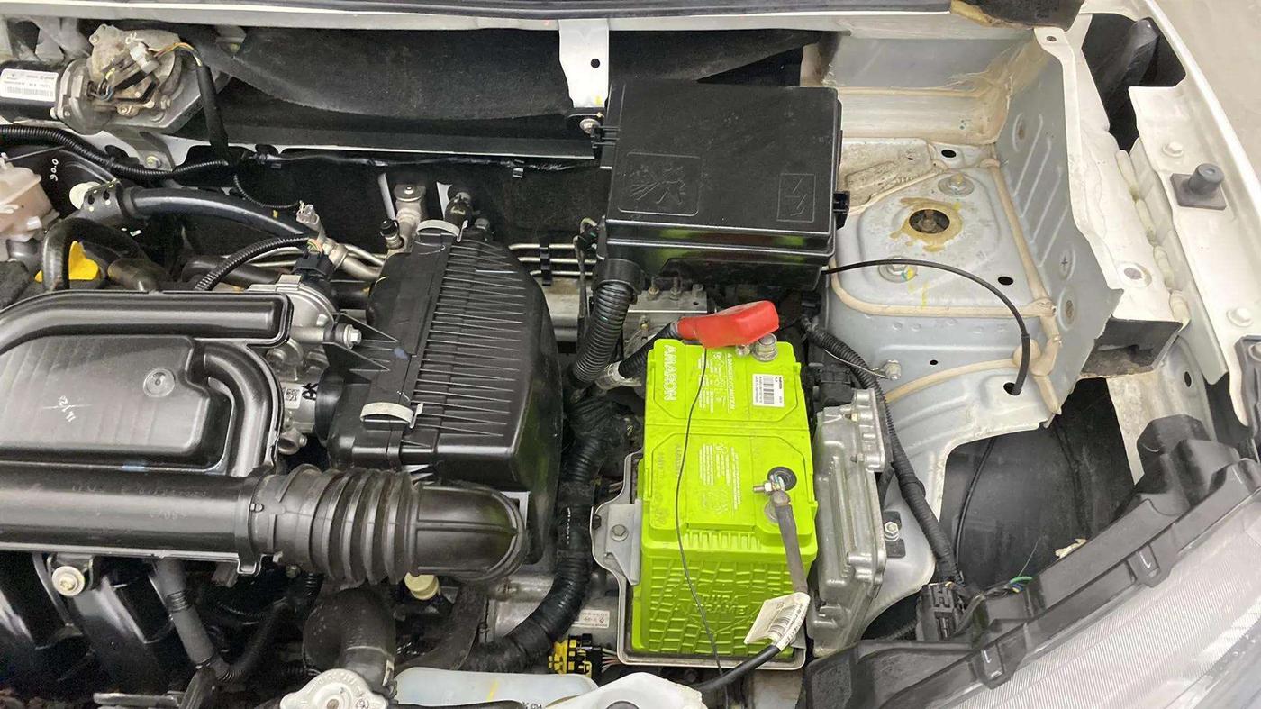 2023 Renault Kwid CLIMBER 1.0 AMT Dual Tone , Petrol, Automatic, 39,326 km, Engine View - Left
