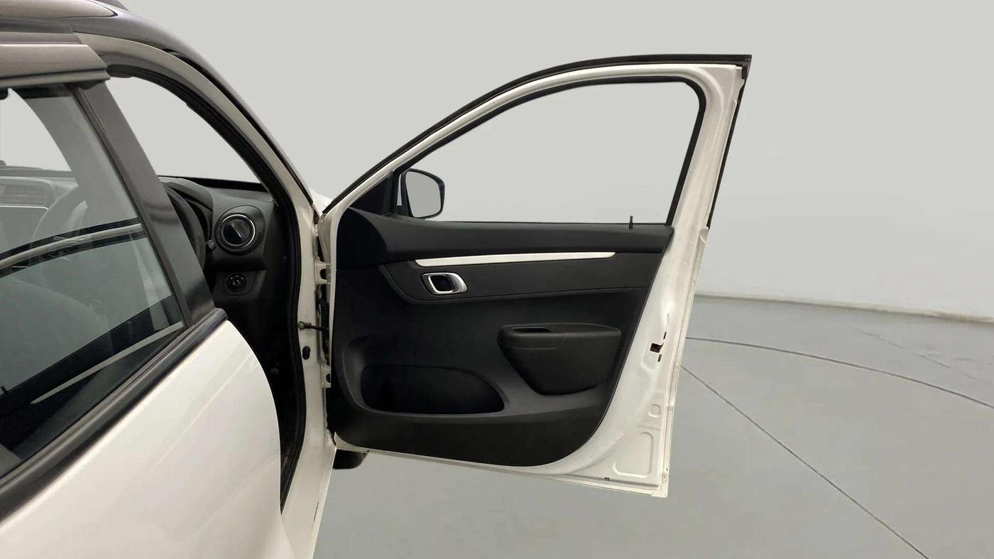 2023 Renault Kwid CLIMBER 1.0 AMT Dual Tone , Petrol, Automatic, 39,326 km, RHS Front Door