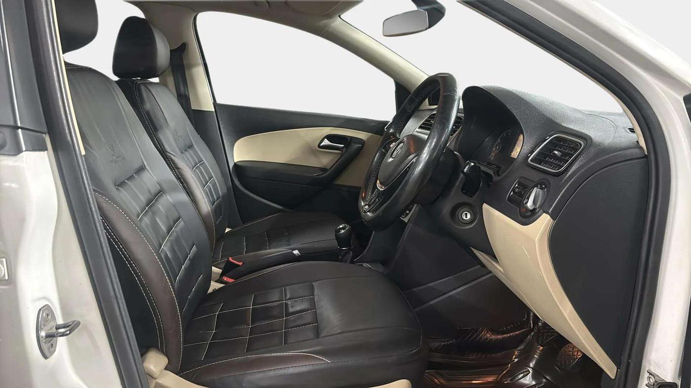 2016 Volkswagen Polo HIGHLINE1.2L, Petrol, Manual, 90,843 km, Right Side Front Door Cabin