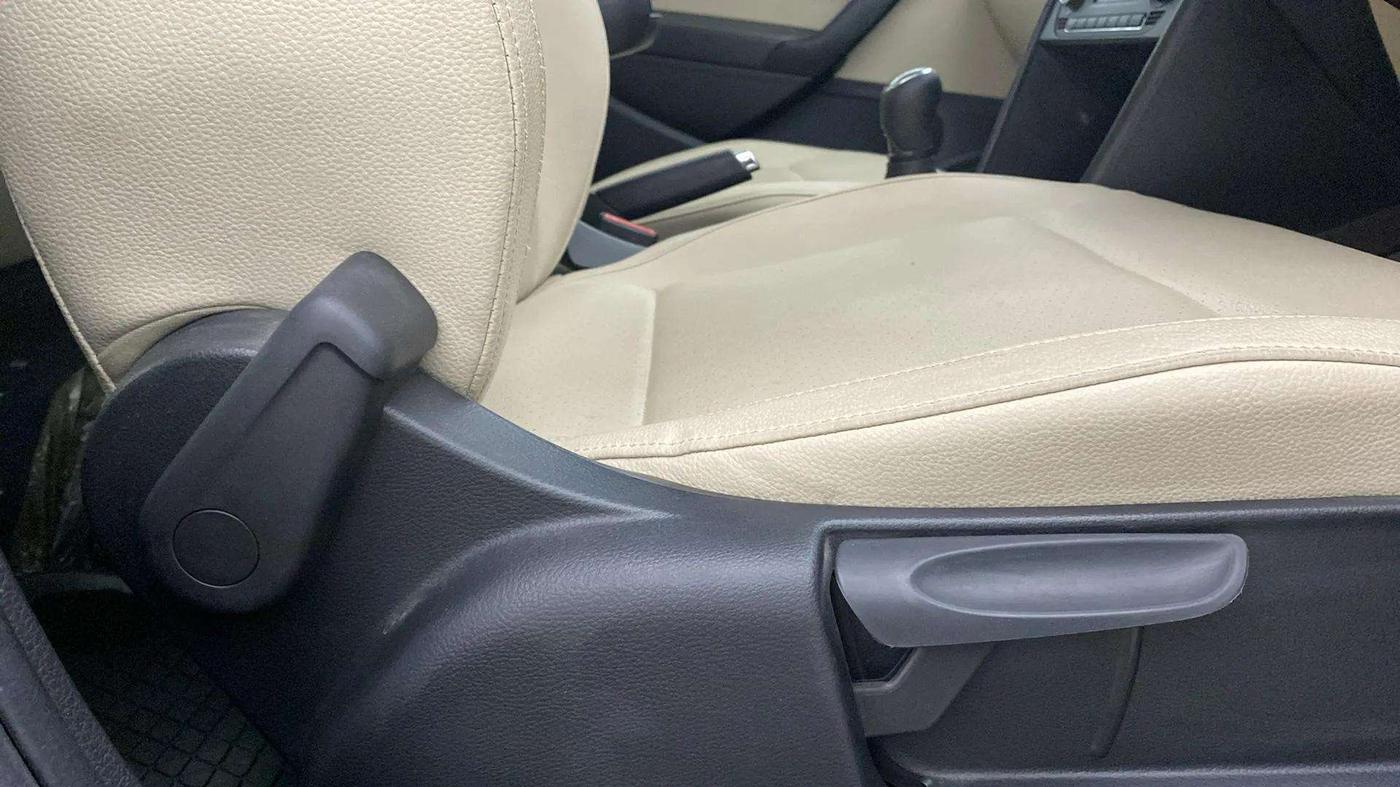 2020 Skoda Rapid STYLE TSI, Petrol, Manual, 12,444 km, Driver Side Adjustment Panel
