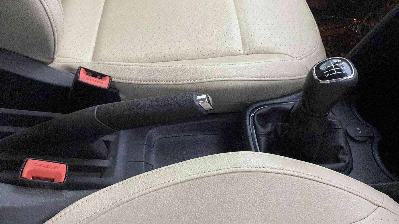 2020 Skoda Rapid STYLE TSI, Petrol, Manual, 12,444 km, Gear Lever