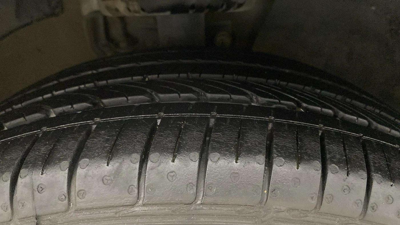 2020 Skoda Rapid STYLE TSI, Petrol, Manual, 12,444 km, Right Front Tyre Tread