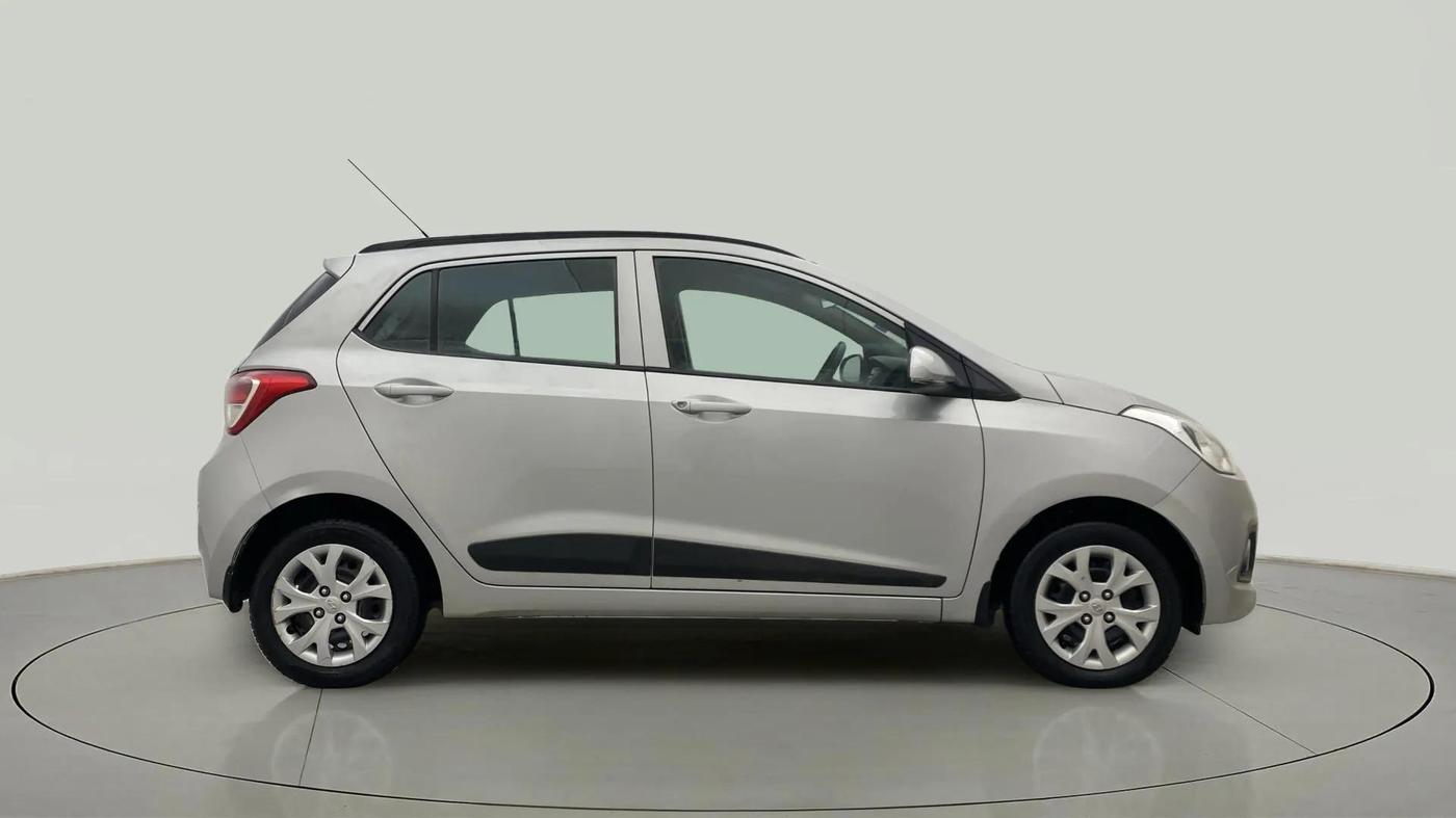 2015 Hyundai Grand i10 SPORTZ 1.2 KAPPA VTVT, Petrol, Manual, 46,041 km, Right Side View