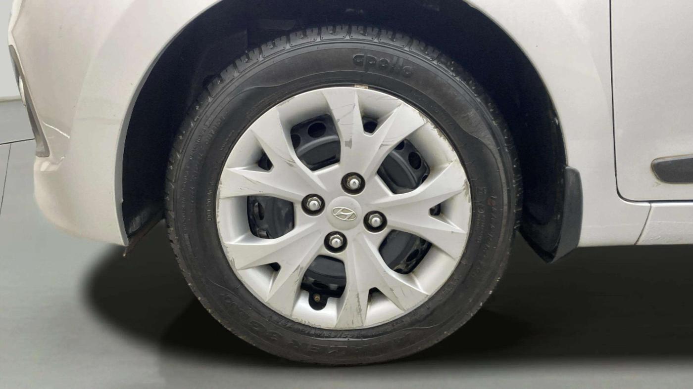 2015 Hyundai Grand i10 SPORTZ 1.2 KAPPA VTVT, Petrol, Manual, 46,041 km, Left Front Wheel