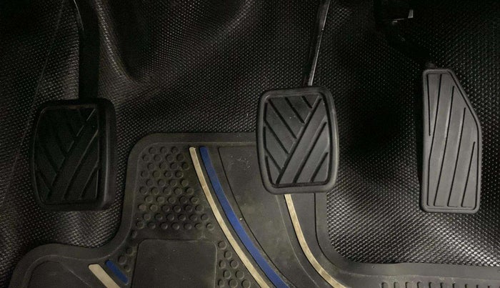 2022 Maruti IGNIS ZETA 1.2, Petrol, Manual, 26,620 km, Pedals