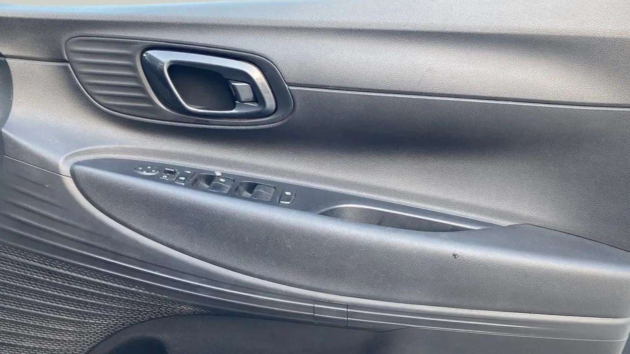 2022 Hyundai NEW I20 Sportz 1.2 IVT, Petrol, Automatic, 31,469 km, Driver Side Door Panels Control