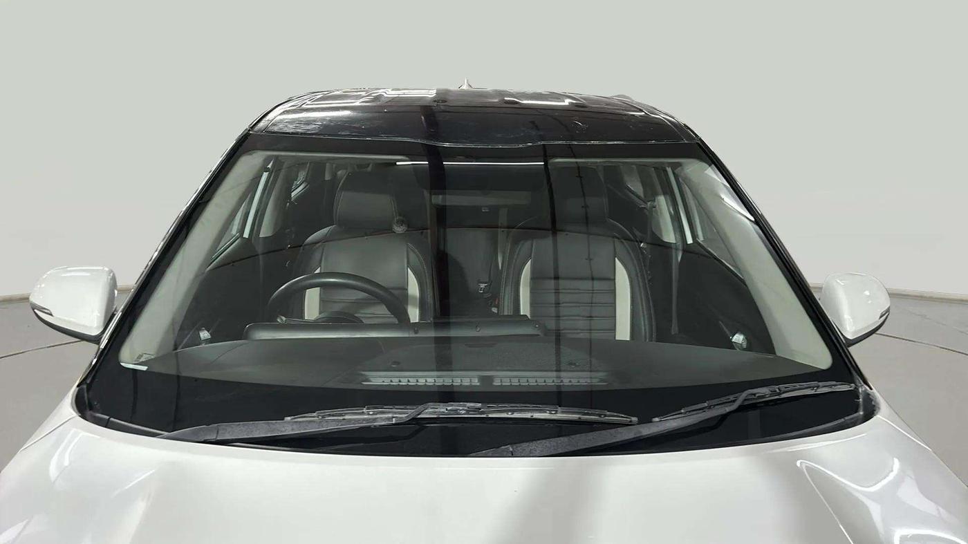 2023 KIA SELTOS HTE 1.5 PETROL, Petrol, Manual, 29,607 km, Front Windshield