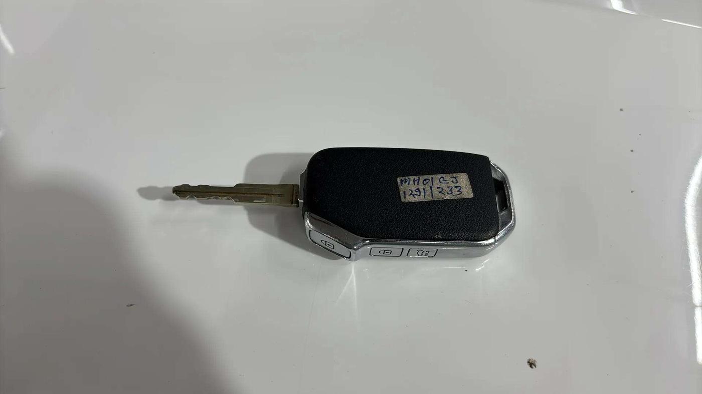 2023 KIA SELTOS HTE 1.5 PETROL, Petrol, Manual, 29,607 km, Key Close Up