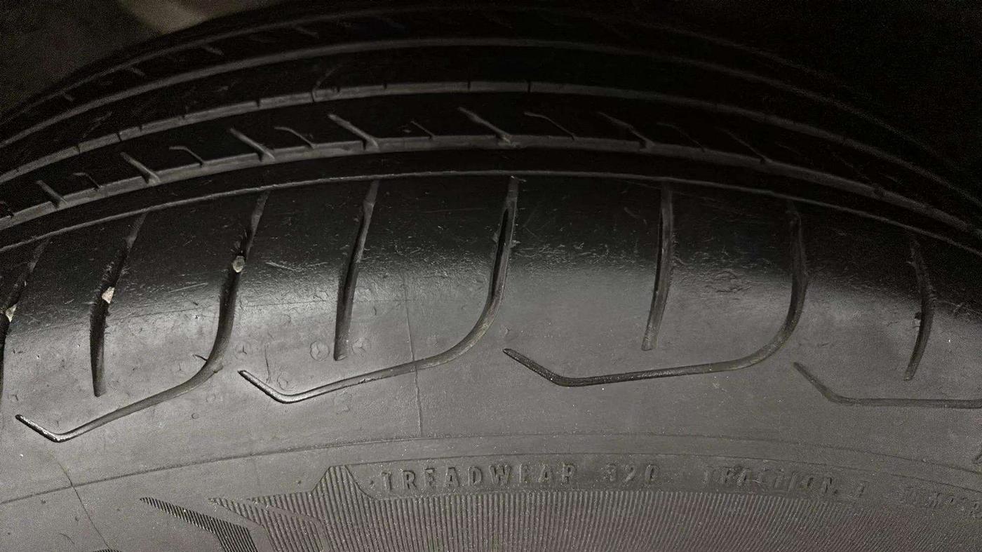 2023 KIA SELTOS HTE 1.5 PETROL, Petrol, Manual, 29,607 km, Left Front Tyre Tread