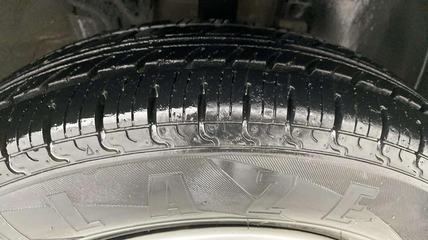 2016 Renault Kwid RXL, Petrol, Manual, 9,891 km, Right Front Tyre Tread