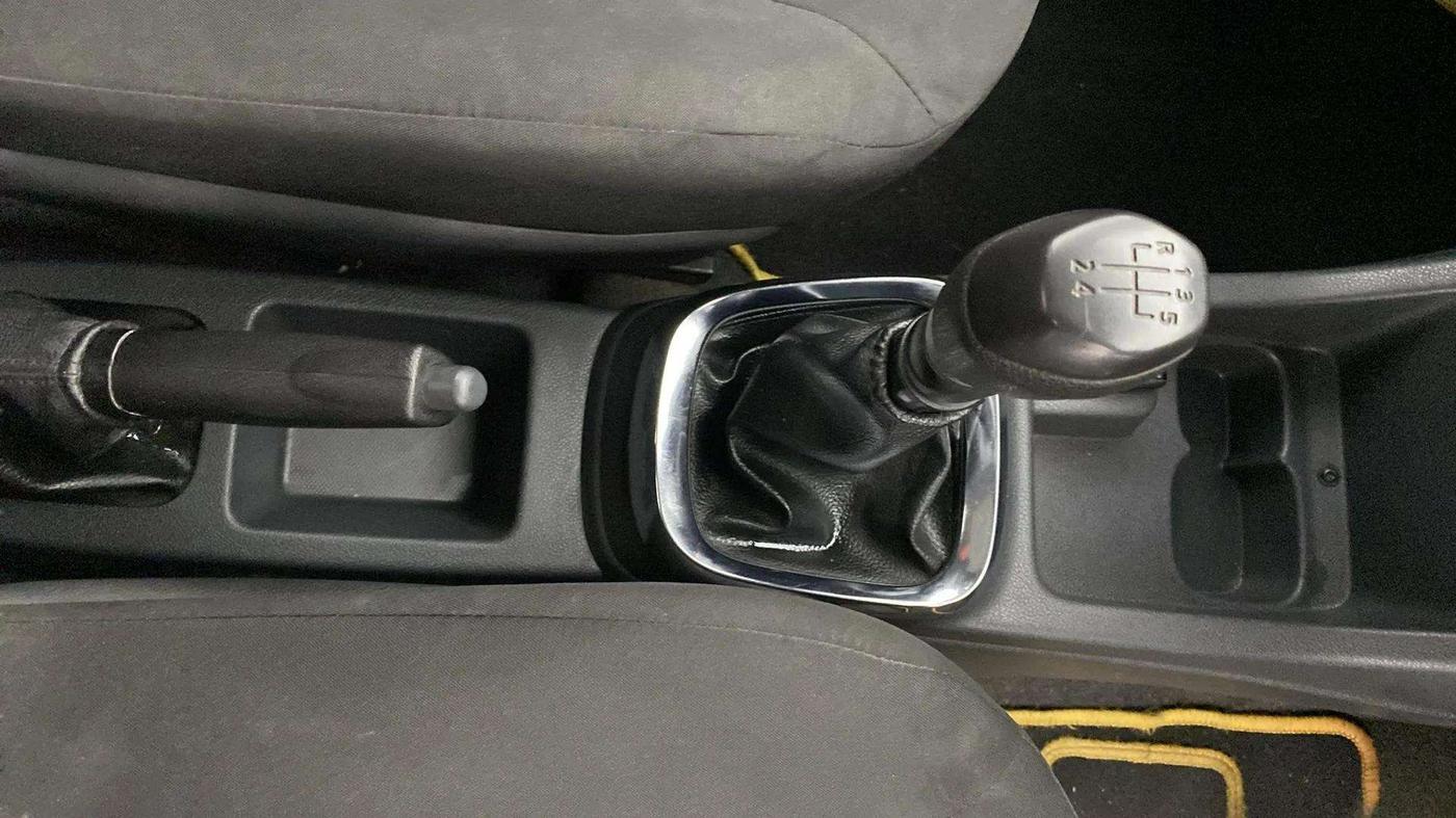 2016 Renault Kwid RXL, Petrol, Manual, 9,891 km, Gear Lever