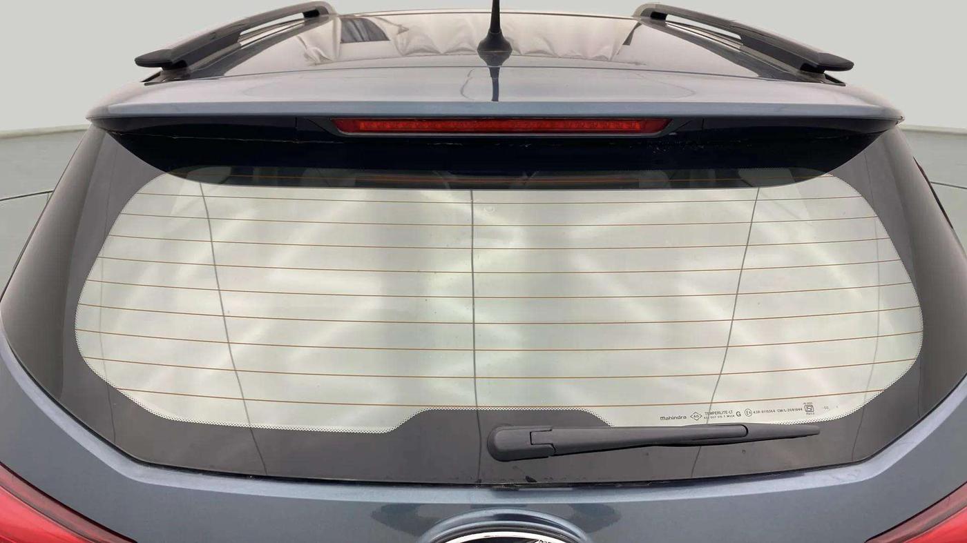 2022 Mahindra XUV300 W8 (O) 1.2 PETROL, Petrol, Manual, 27,873 km, Rear Windshield