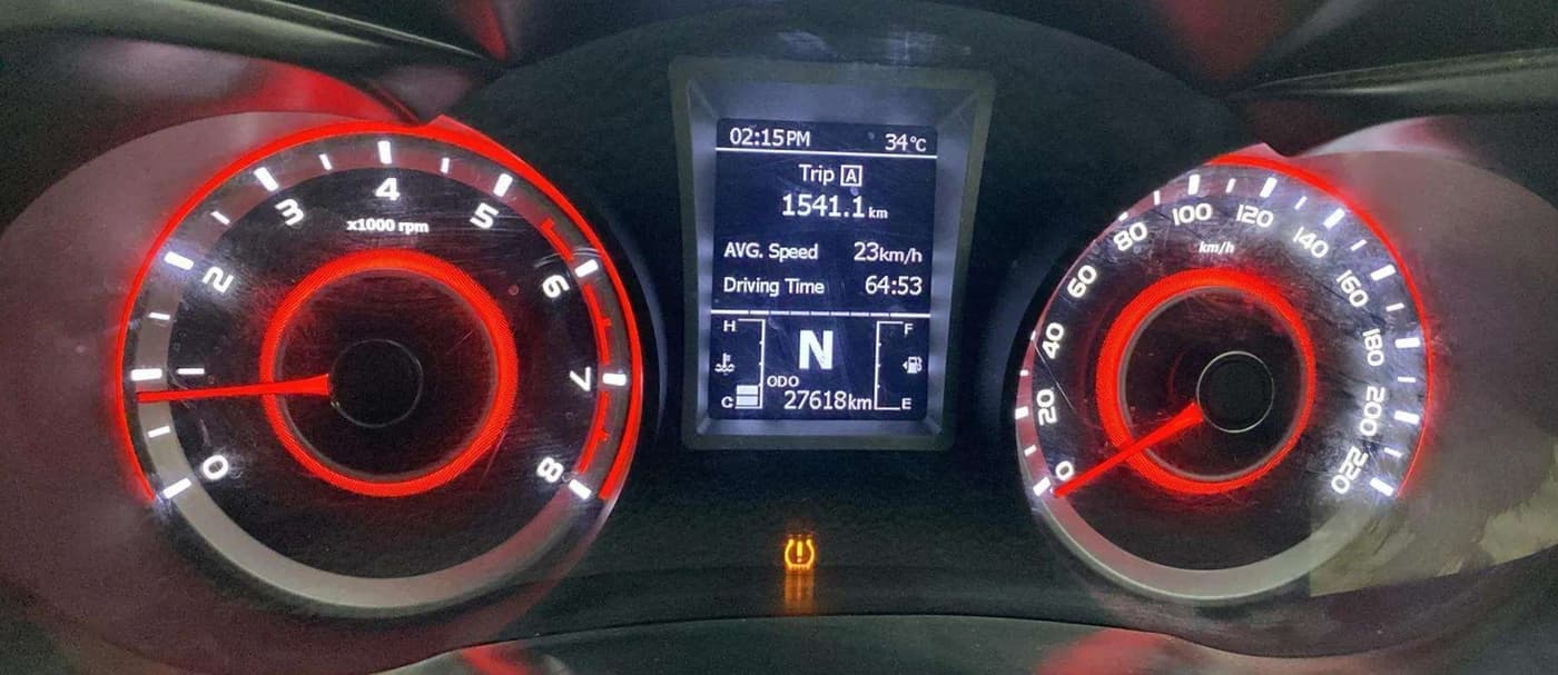 2022 Mahindra XUV300 W8 (O) 1.2 PETROL, Petrol, Manual, 27,873 km, Odometer Image