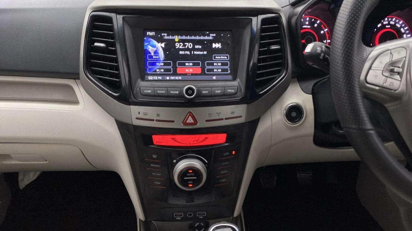 2022 Mahindra XUV300 W8 (O) 1.2 PETROL, Petrol, Manual, 27,873 km, Air Conditioner