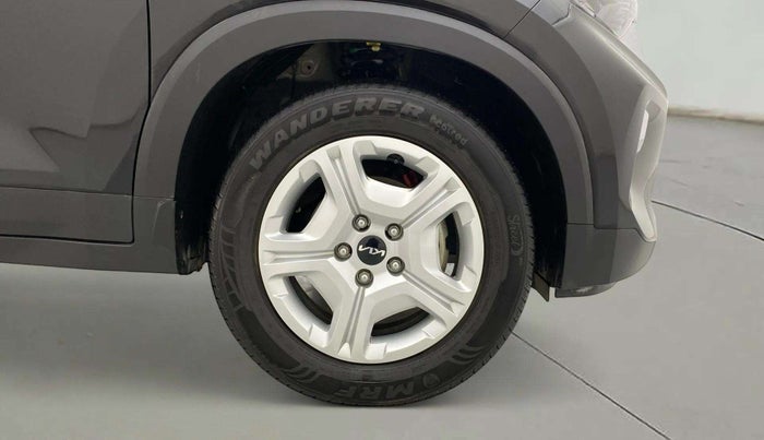 2023 KIA SONET HTK PLUS 1.2 PETROL MT, Petrol, Manual, 11,582 km, Right Front Wheel