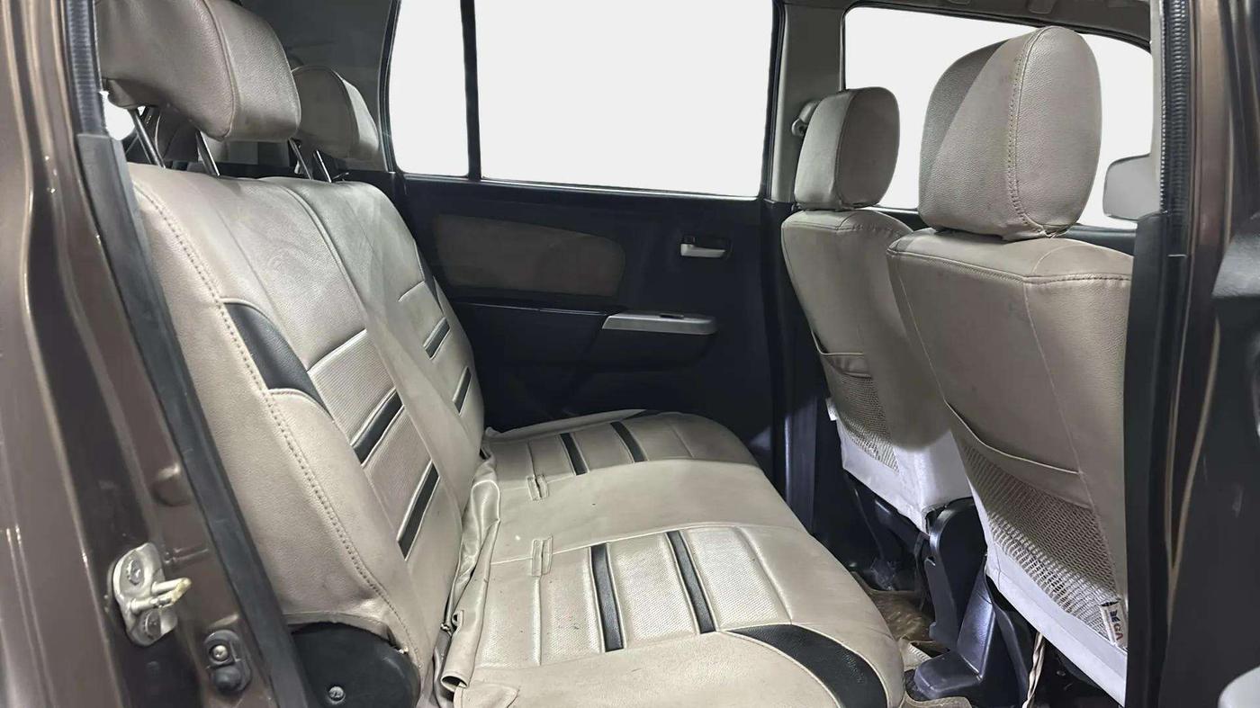 2016 Maruti Wagon R 1.0 VXI, Petrol, Manual, 37,227 km, Right Side Rear Door Cabin