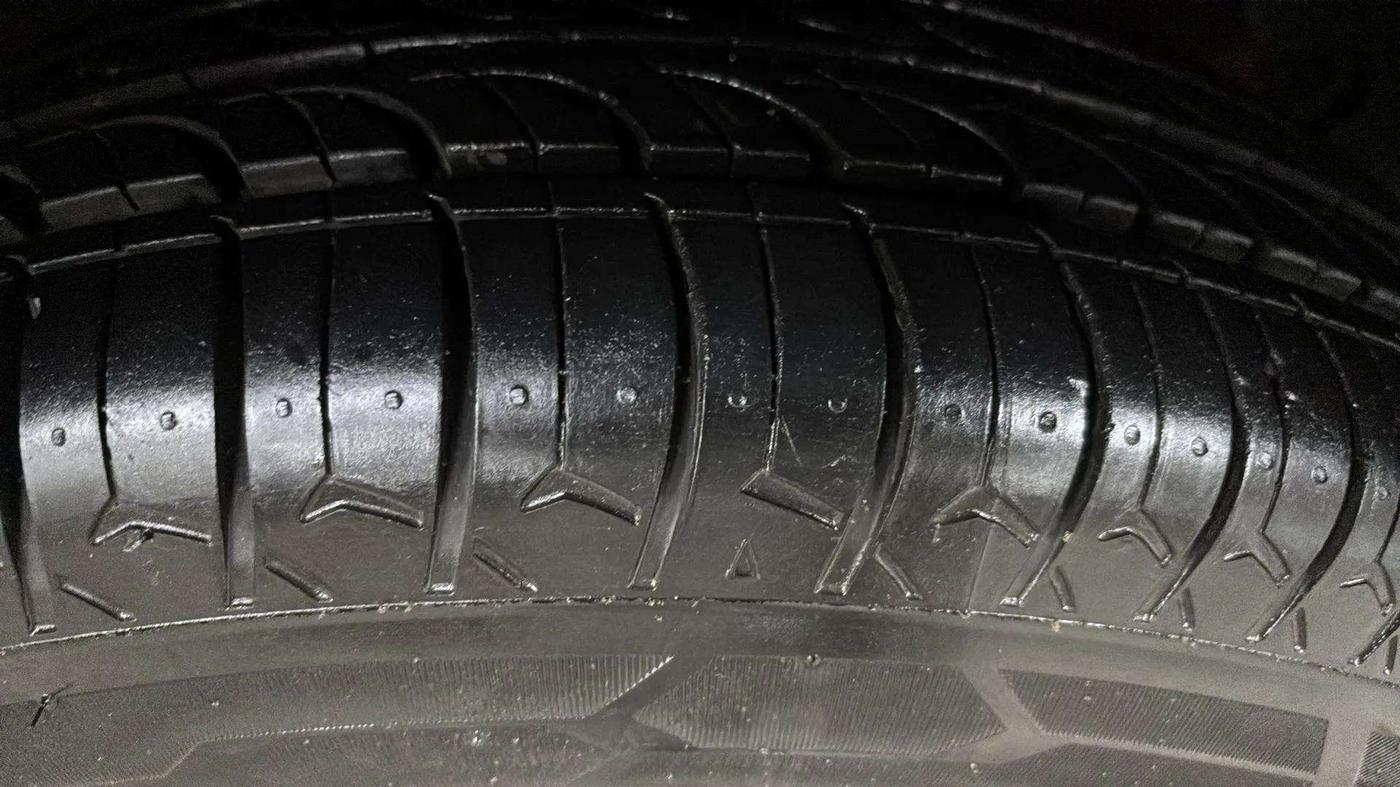 2019 Hyundai NEW SANTRO MAGNA, CNG, Manual, 43,016 km, Right Front Tyre Tread